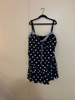 Always For Me Chic Prints Black And White Polka Dot Swimsuit Woman’s Size 26W